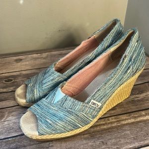 Toms Shoes Classic Open Toe Wedge Espadrille blue Stripe 8